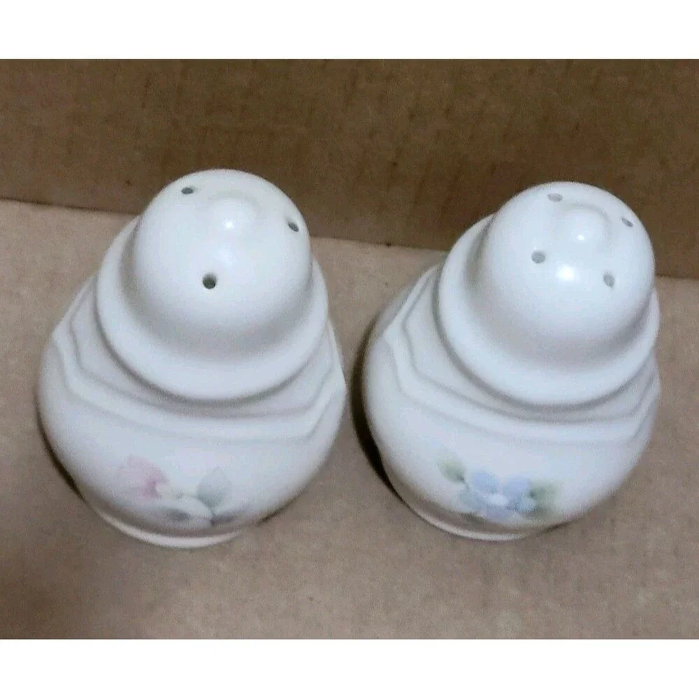 Set of Vintage Pfaltzgraff Tea Rose Pink and Blue Salt and Pepper Shakers